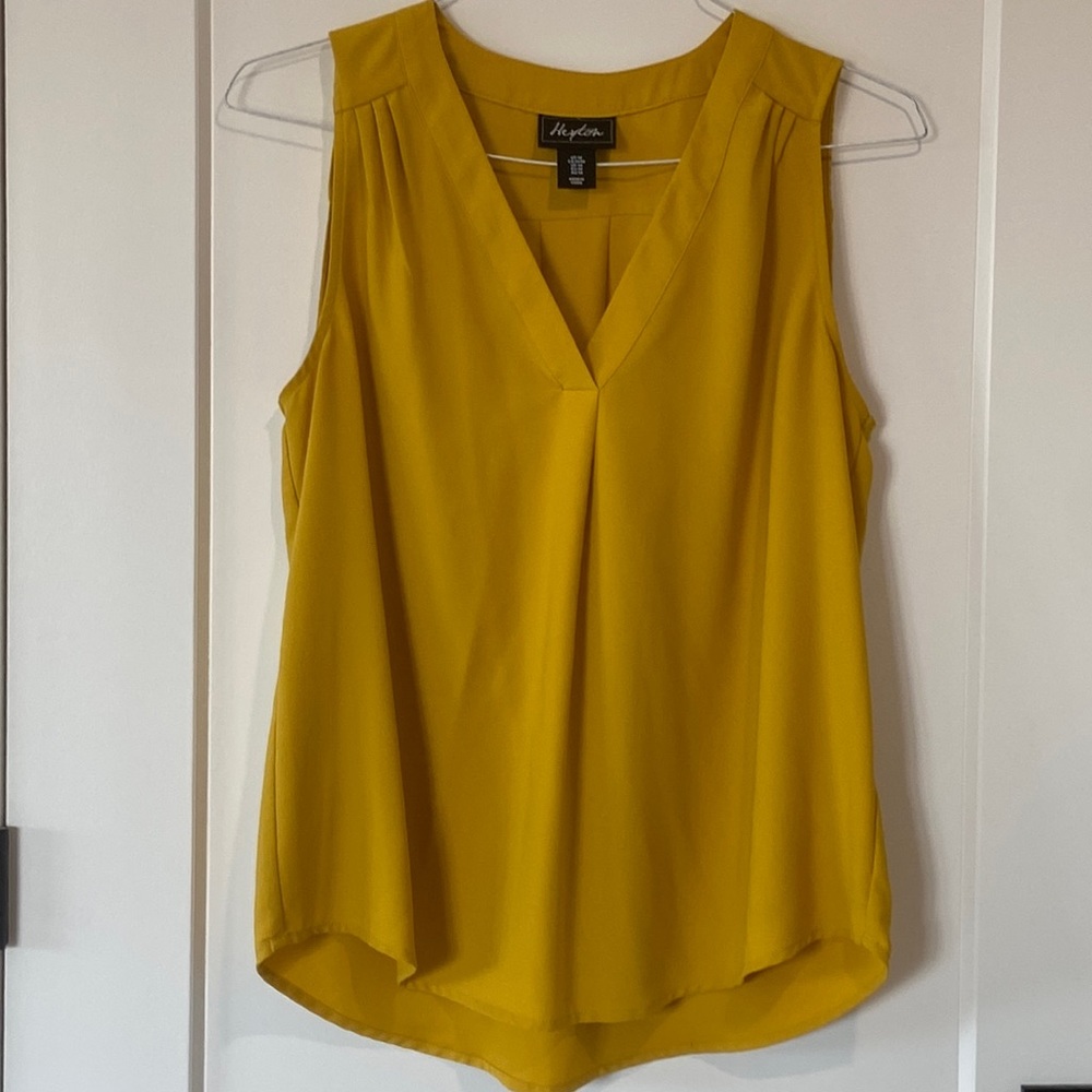 Heyton Women’s Top Size Medium M Mustard Colour Sleeveless V Neck Pleats Light